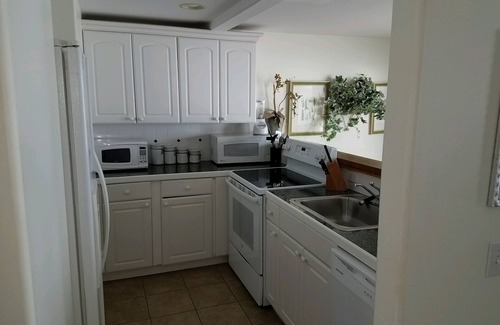 Misquamicut Condo | Beachfront/Oceanfront Timeshare Unit available JULY