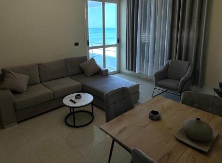 Shkembi i Kavajes Apartment | Beachfront Paradise