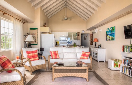 Douglas Condo | Beachfront penthouse, Speightstown, stunning West Coast, full AC, near amenities