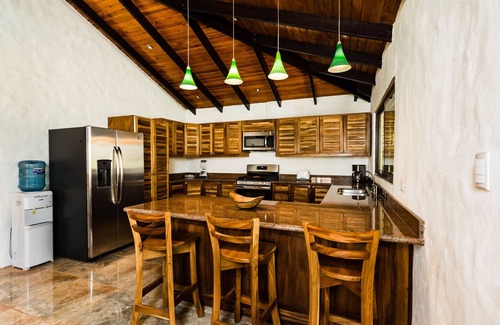 Palm Beach Estates House | Beachfront Rental - 4 Bedroom - Surf out Your Backdoor