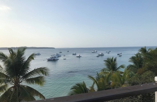 Contadora Island Villa | Beachfront Villa & Suites: Pool, Gym, Private Chef & Beach Access Isla Contadora