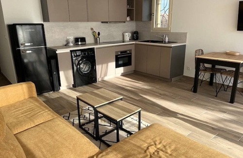 Le Grau-dʼAgde Villa | Beachfront Villa with Terrace, 4 Guests – Grau d’Agde