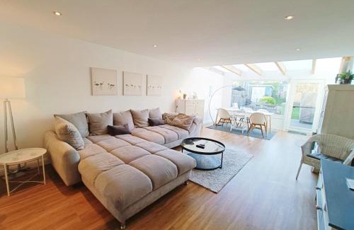 Holm House | Beachhouse mit privater Sauna und Kamin, 700m zum Strand