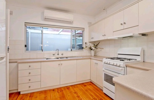Grange Villa | Beachside and 15mins to city. Perfect for LIV Golf, 4 mins away. Pet Friendly!