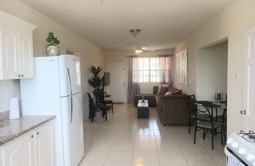 Maxwell Condo | Beachside Bliss: Modern Condo