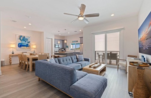 Madeira Beach House | Beachside Bliss | Rooftop Gulf Views & Fun Vibes