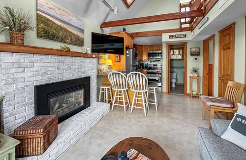 East Sandwich Cottage | Beachside Bliss with Skylights & Fireplace