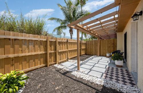 Cape Caneveral Beach Gardens House | Beachside Bungalow- 2 minutes from the beach!