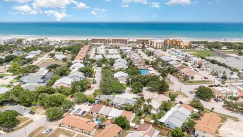 Cape Caneveral Beach Gardens House | Beachside Bungalow- 2 minutes from the beach!