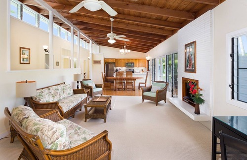Kailua House | Beachside Kailua AC 3min to beach - DATES AVAIL! Min Stay 7 Nights-CONTACT HOST