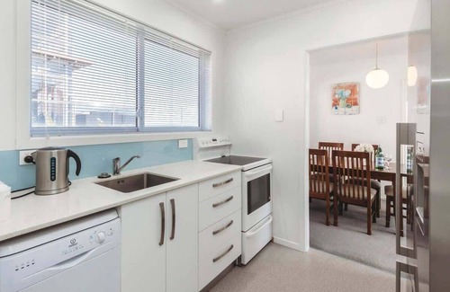 Rewa House | Beachside Townhouse in New Plymouth