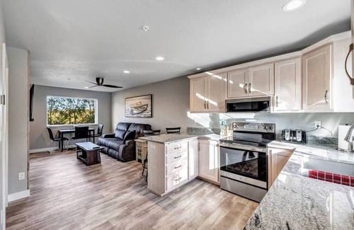 Sister Bay Condo | Beachview Condo No 6