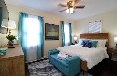 Navy Point House | Beachy Bungalow for Family Fun! Walk to beach!