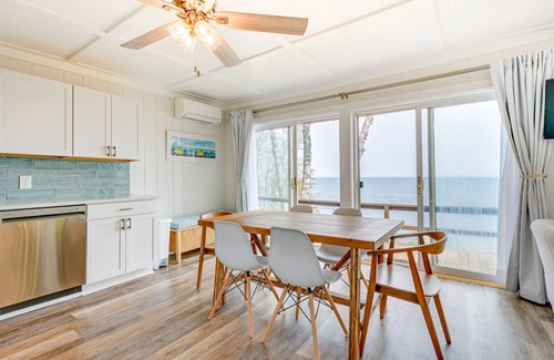 Forestville Cottage | Beachy Palms Cottage on Lake Huron w/Hot Tub!