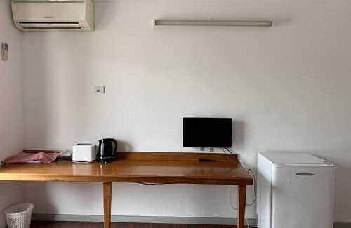 Beaconsfield Hotel | Beaconsfield Lodge Motel