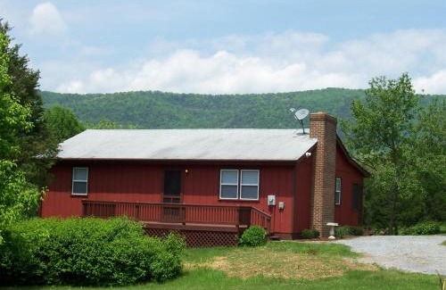 Rileyville House | Bear Bluff- pet friendly home on the river!