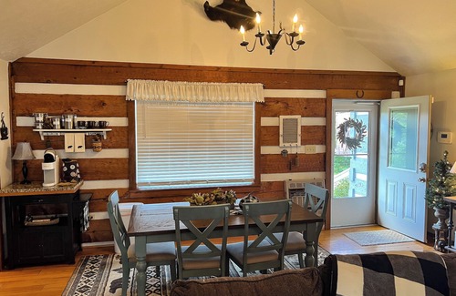 Jefferson Cabin | Bear Creek Ridge Available Labor Day Weekend!