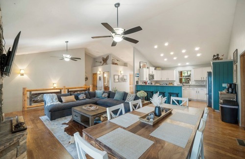Forest Lakes House | Bear Hug Retreat! 3BD/2.5BA Tranquil Mt Home