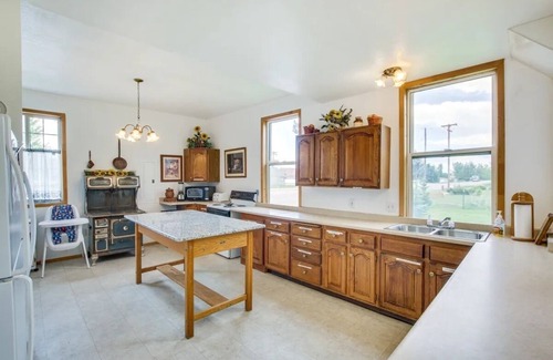 Paris House | Bear Lake Family Reunions, Group Gatherings, Corporate Retreats