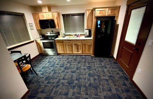 Grants Pass House | Bear Mountain -Suite 7