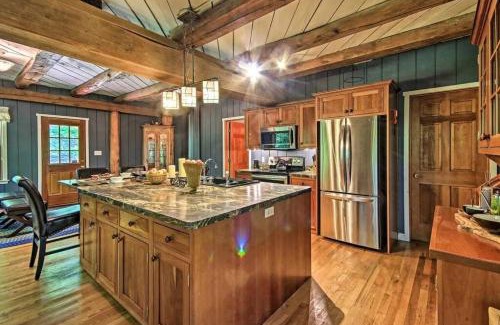 Acme House | Bear's Eye View - Mountain Retreat w/Hot Tub!