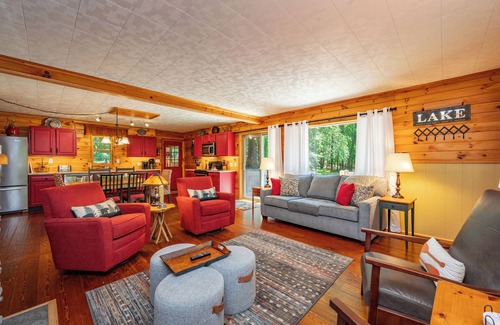 McHenry House | Bear Tracks: Lake Area, Dogs Welcome, Hot Tub, A/C, Fire Pit!