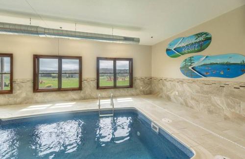 Waterfront Greens House | Beary Fine 6 bed 5 bath luxury home w indoor pool