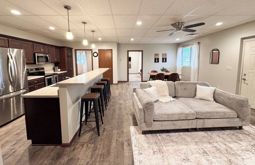 Beatrice House | Beatrice Beauty - Remodeled 2 bed 2 bath in quiet neighborhood