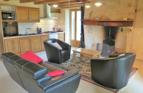 Blanquefort-sur-Briolance House | Beautiful villa for 4 people with WIFI, TV, terrace, pets allowed, panoramic view and parking