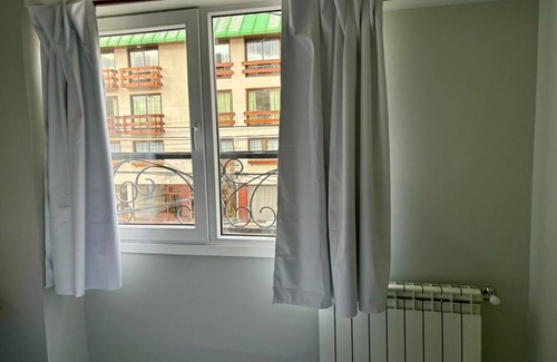 Centro Apartment | Beautiful and bright studio apartment in downtown Bariloche, on Mitre.