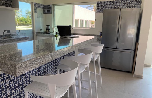 Barra de Colotepec Villa | Beautiful beachfront villa in Puerto Escondido Oaxaca, ideal for families.