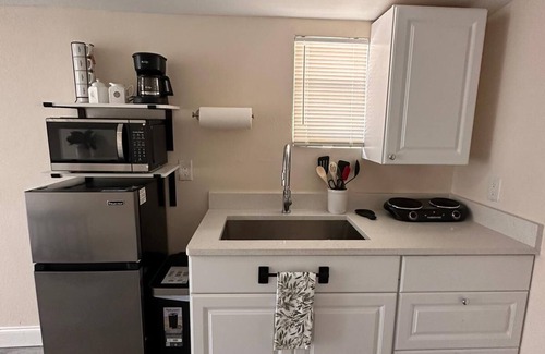 Zephyrhills West Apartment | Beautiful 1/1 Studio in Zephyrhills
