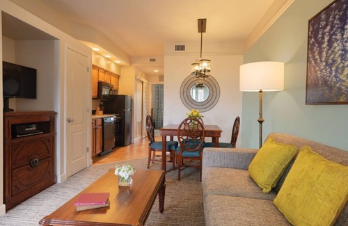 Florida Central Atlantic Coast Villa | Beautiful 1 Bedroom Villa in Orlando. Located between DisneyWorld & Sea World