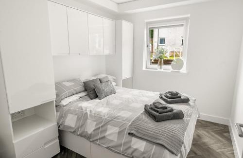 Oban Apartment | Beautiful 1 BR apt with private patio and free parking