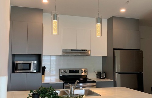 Saint-Laurent Condo | Beautiful 1 br new condo with indoor pool and gym