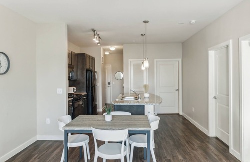 Willowbrook Apartment | Beautiful 1Bd Apt I Properties by Preston