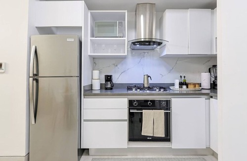 Sarasota Apartment | Beautiful 1BR Apartment, Fast Wi-Fi, Spectacular Rooftop Terrace, Gym, Pool
