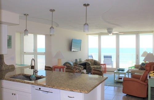New Smyrna Beach Condo | Beautiful 2/2 DIRECT OCEANFRONT Condo w/OCEANFRONT Heated Pool on NoDrive Beach