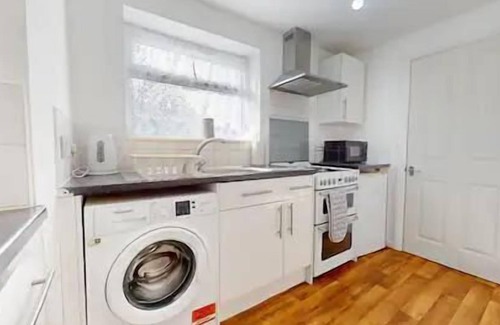 Stanford-le-Hope Apartment | Beautiful 2-Bed Apartment in Stanford-le-Hope