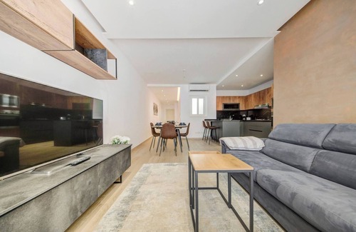 Hamrun Apartment | Beautiful 2 BDR Penthouse near Valletta sleeps 6