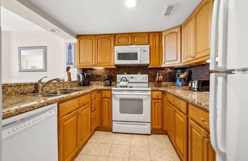 Briarcliffe Acres Condo | Beautiful 2 bed-2 bath Oceanfront condo! North Tower~7th floor!