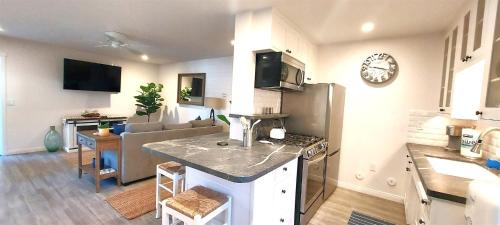 Carpinteria Apartment | Beautiful 2 Bed Beach Condo #120