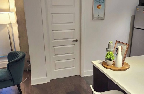 Griffintown Apartment | Beautiful 2-bedroom condo with indoor parking