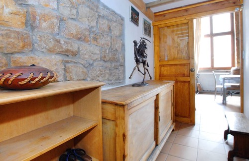 Boucle - Gros Caillou Apartment | Beautiful 2 BR in Croix Rousse, 95 sqm