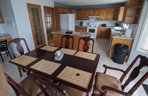 Northeast Edmonton House | Beautiful 2 story- 2800sq ft Home in North Edmonton