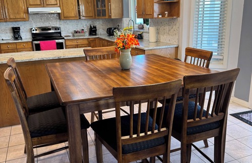Northeast Edmonton House | Beautiful 2 story- 2800sq ft Home in North Edmonton
