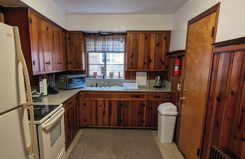 Ottawa House | Beautiful 2Bd, 1 Bt house - close to Promedica