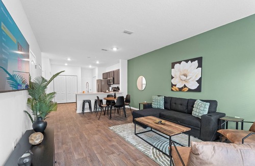 Baymeadows House | Beautiful 2BR Townhome Close to beach/Mayo Clinic