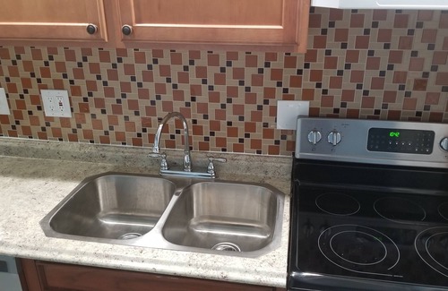 Darnestown Villa | Beautiful 2BR Walkout Fenced & Gated Villa, Onsite parking, Pet friendly-2+acres