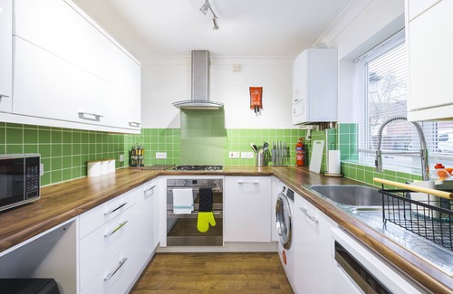 Little Holland House | Beautiful 3 Bed House with Amazing Views in Dartford, Kent.